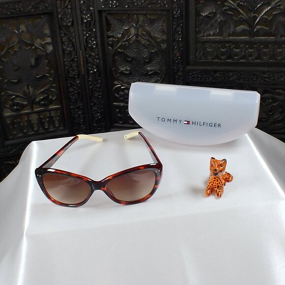 Women's Tommy Hilfiger Sunglasses - Picture 1 of 4